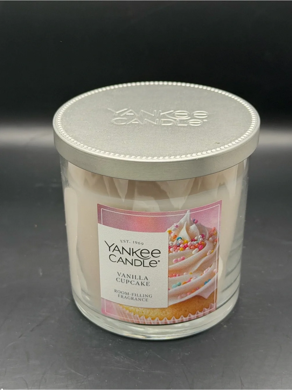 Yankee Candle Vanilla Cupcake Candle - Cream & Silver 7oz Original Tumbler
